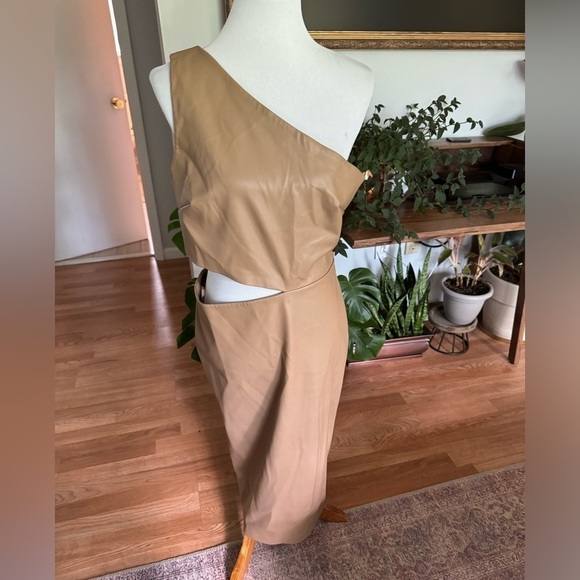 L'AGENCE Aliyah Faux Leather Midi Dress - Picture 6 of 9